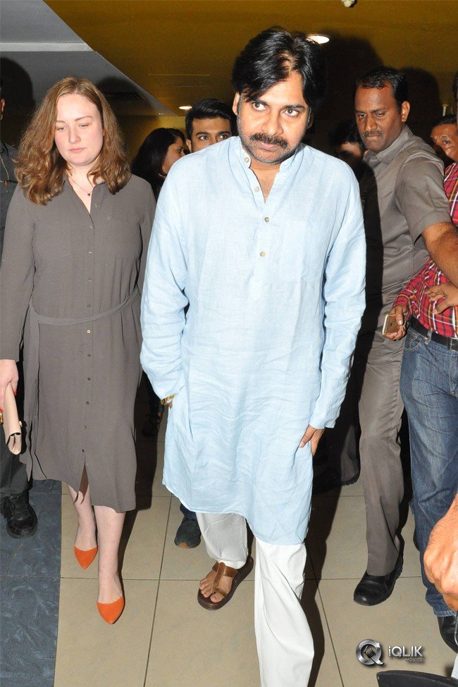 Pawan-Kalyan-Watched-Rangasthalam-along-with-Ram-Charan